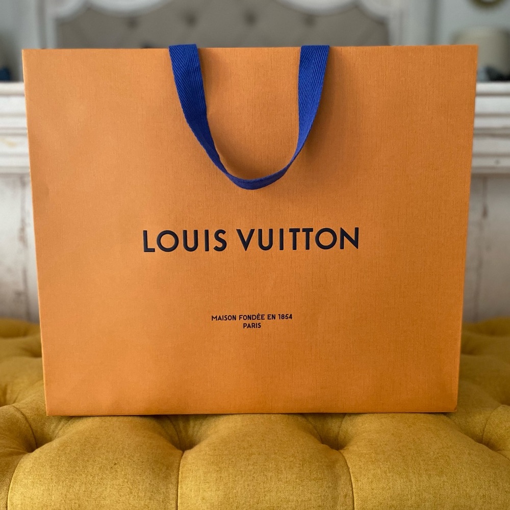 💯 authentic Louis Vuitton shopping bag! 15”x12.5”x5.5”